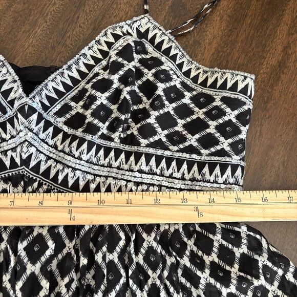 BCBGMaxazria Black White Geo Print Babydoll Sequin Silk Blend Tulle Hemline Y2K - Picture 10 of 11